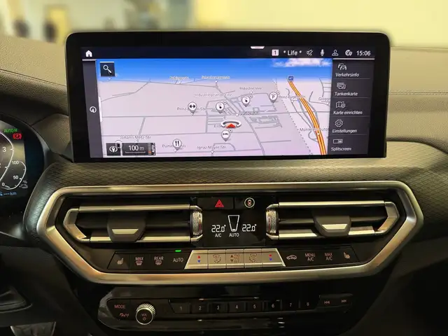 BMW X3 view 5