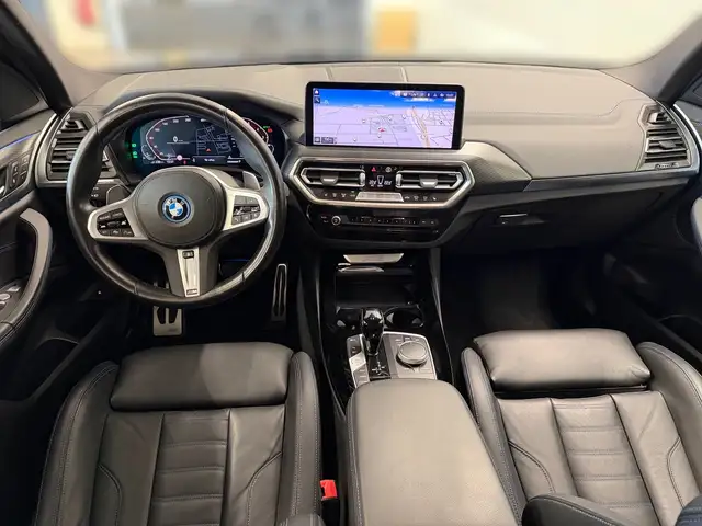 BMW X3 view 9