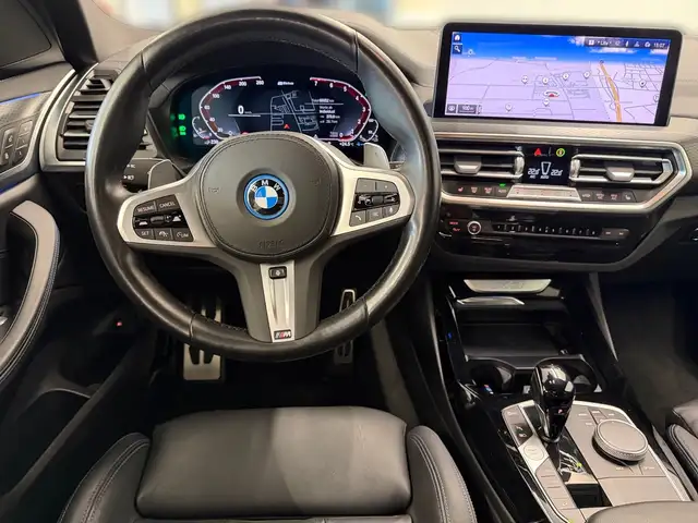 BMW X3 view 8