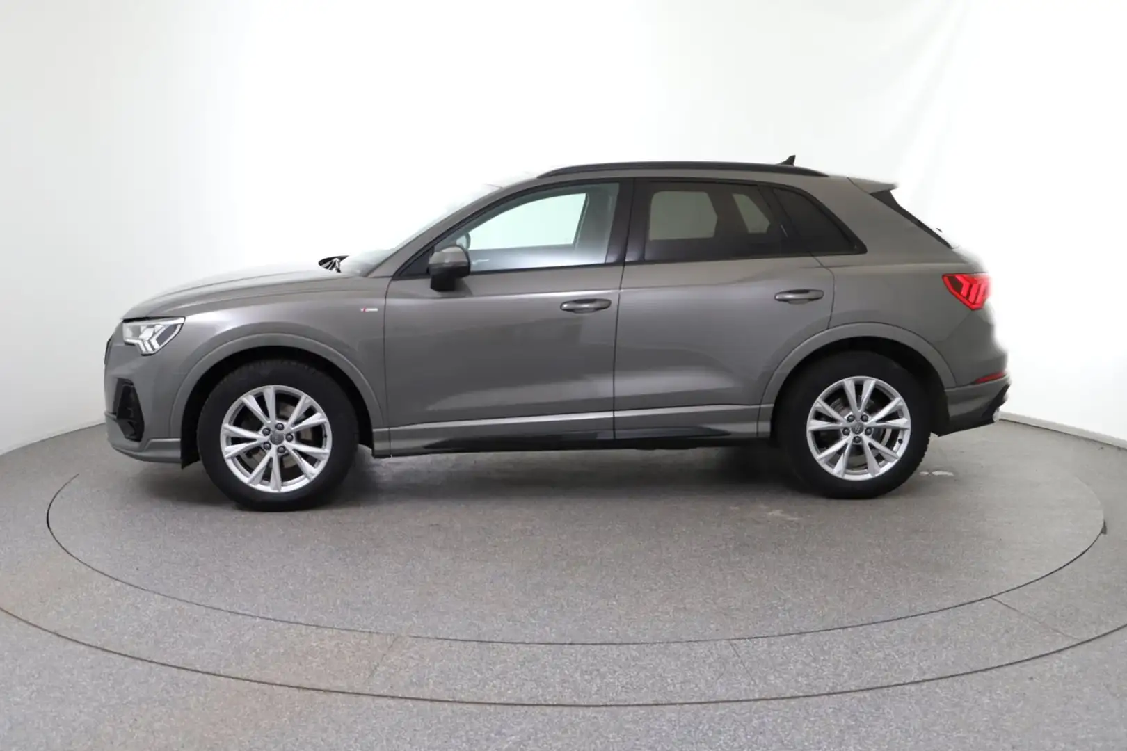 Audi Q3 35 TFSI S line exterieur Grijs - 2