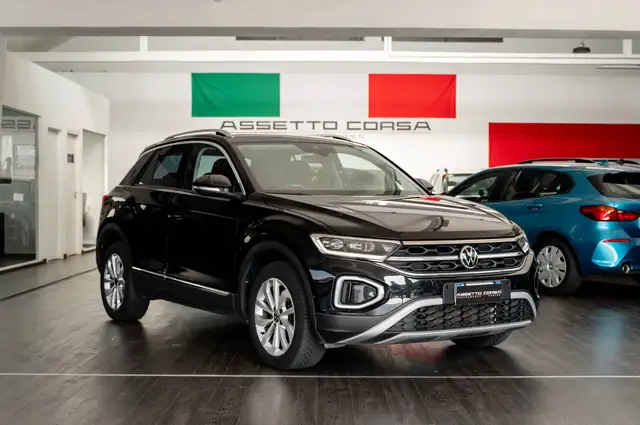 Volkswagen T-Roc main image
