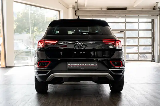 Volkswagen T-Roc view 5