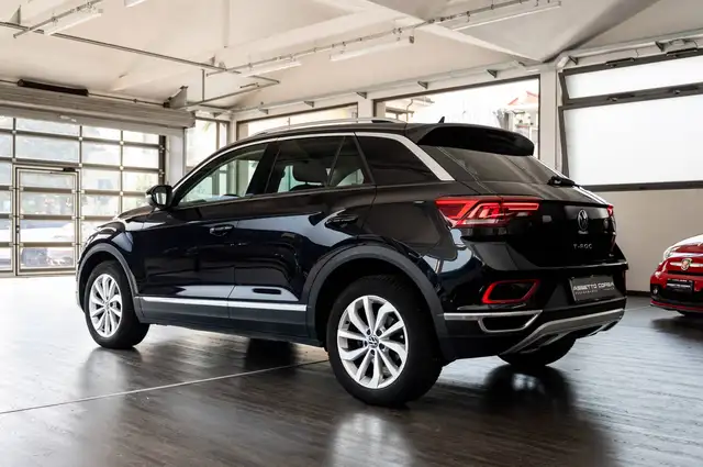 Volkswagen T-Roc view 4