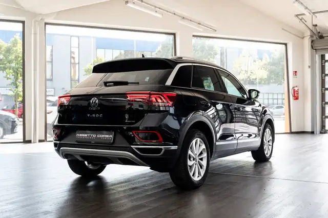 Volkswagen T-Roc view 6