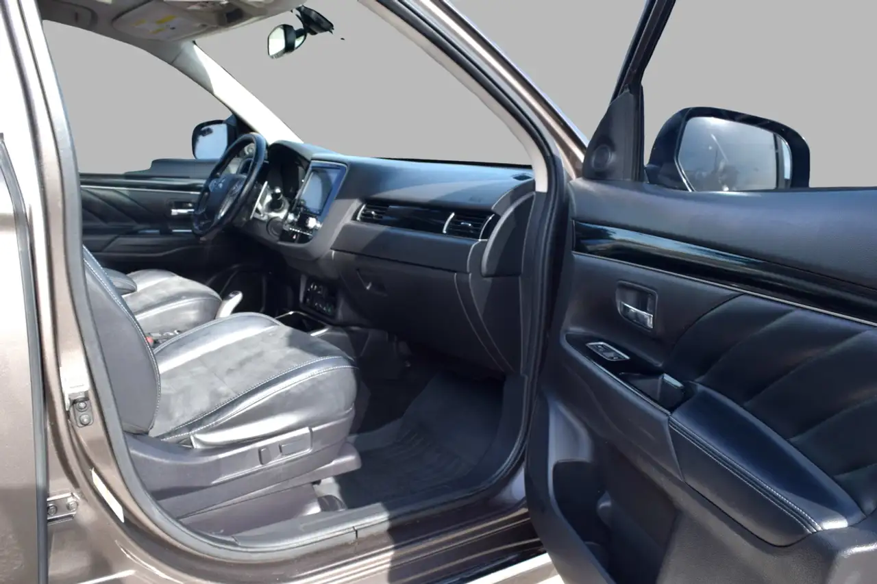 Mitsubishi Outlander снимка Mitsubishi Outlander