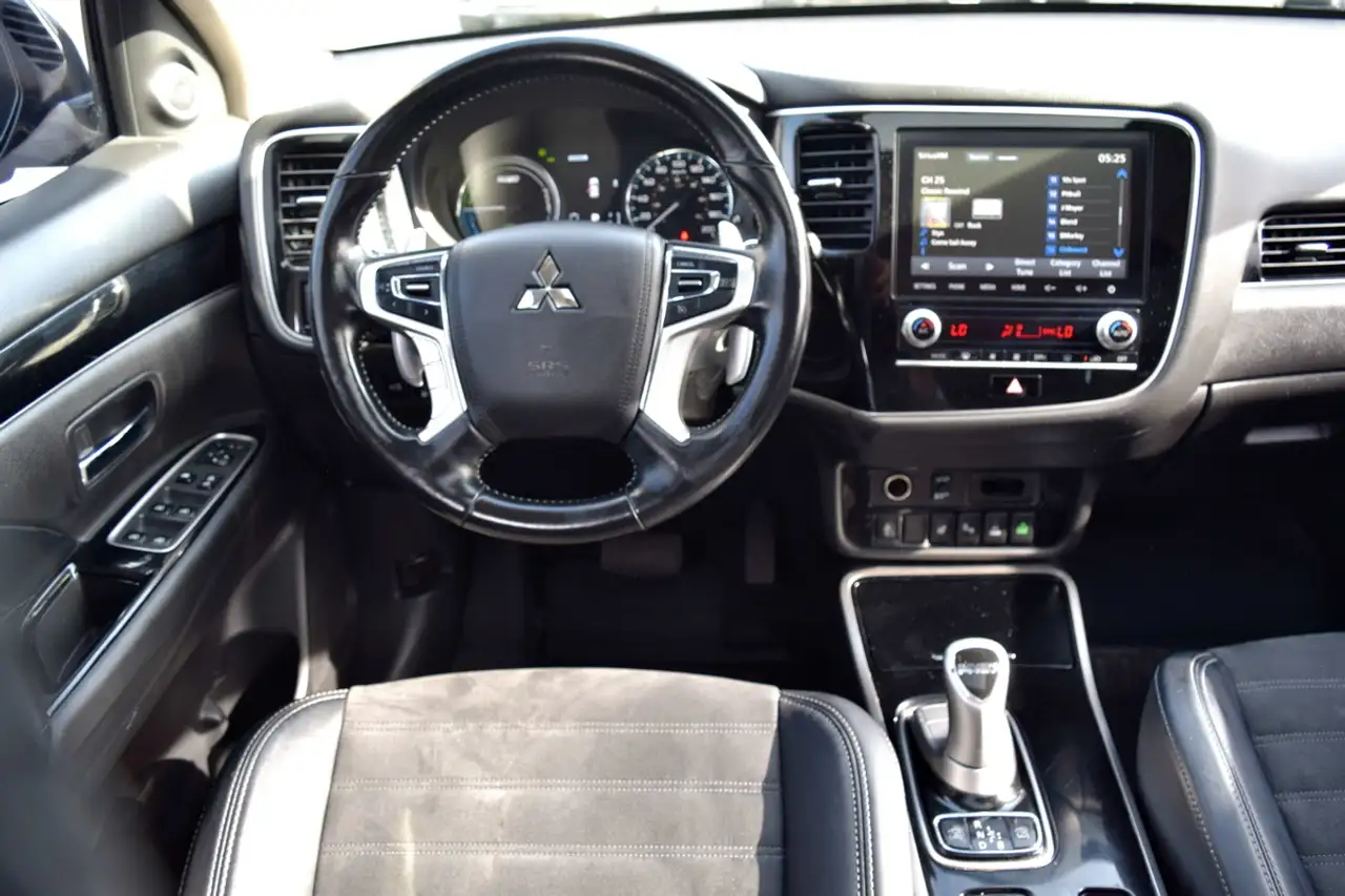 Mitsubishi Outlander снимка Mitsubishi Outlander