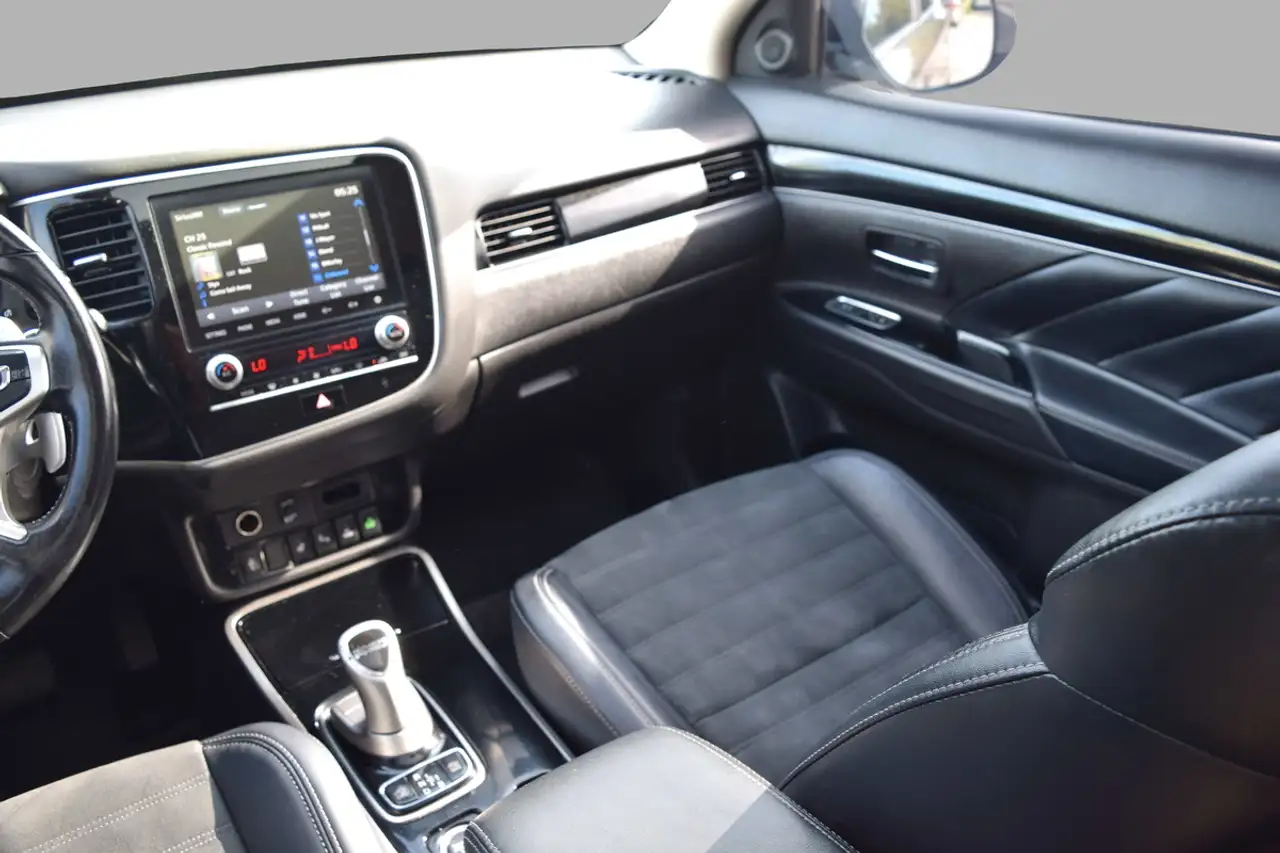 Mitsubishi Outlander снимка Mitsubishi Outlander