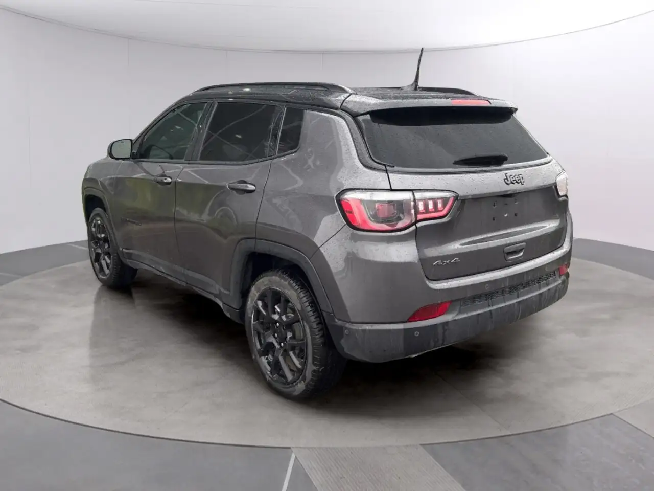Jeep Compass photo Jeep Compass