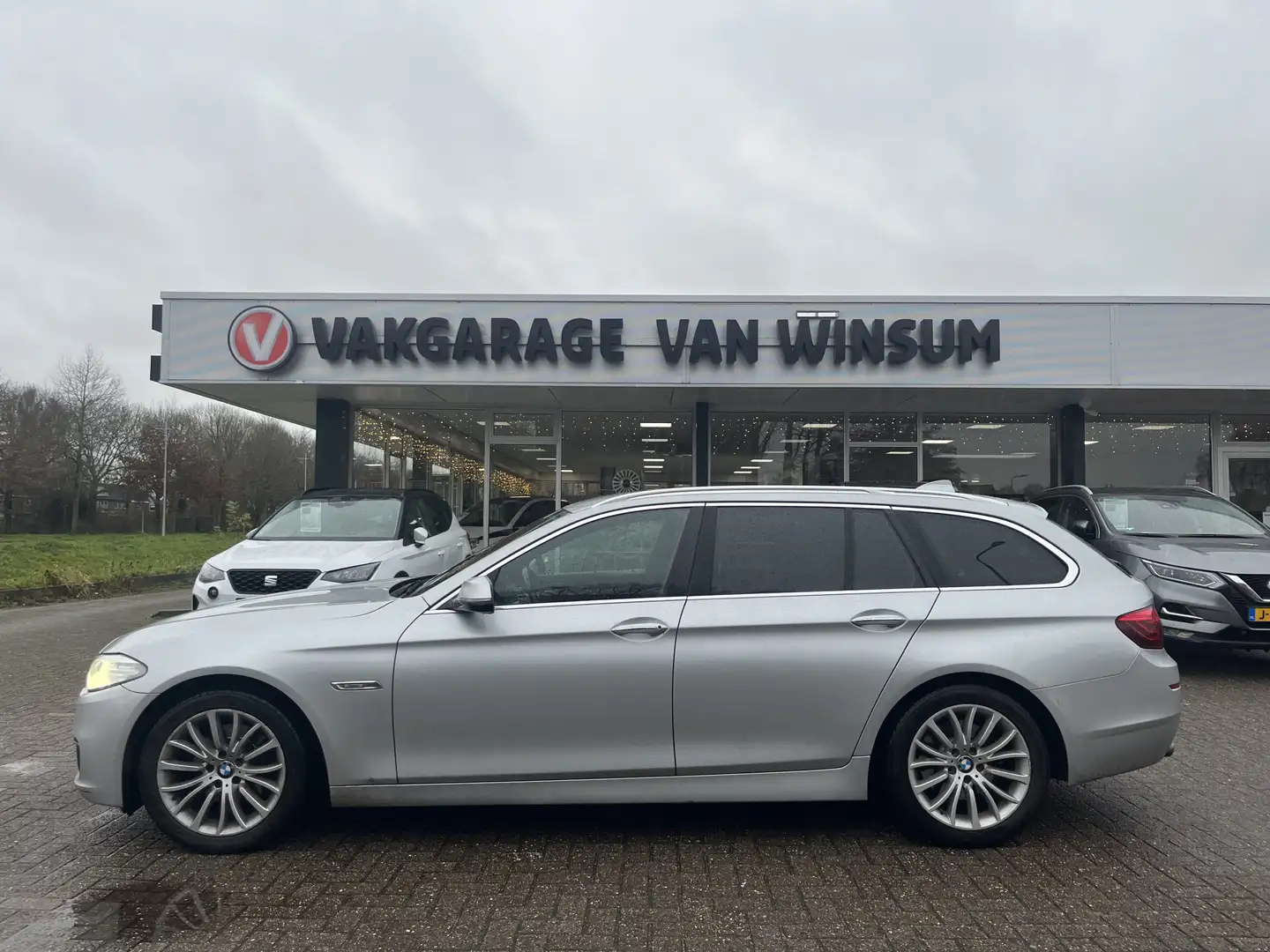 BMW 518 5-serie Touring 518d Luxury Edition Pdc Lmv Cruise Gris - 2