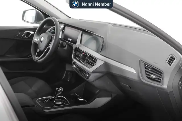 BMW 1 Series view 8