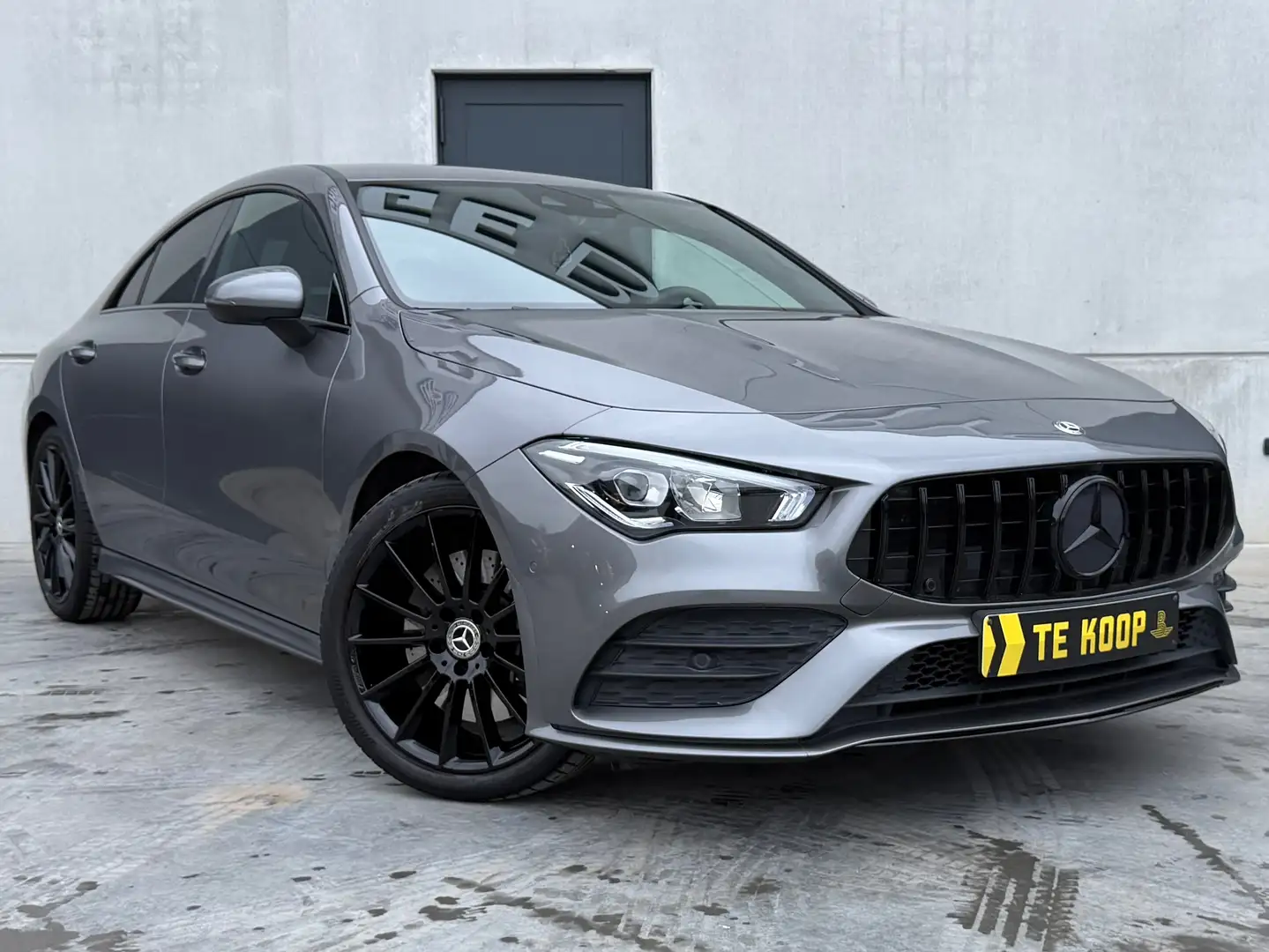 Mercedes-Benz CLA 250 AMG Line*Keyless*Carplay*Led*Nightpack*Camera Grijs - 1