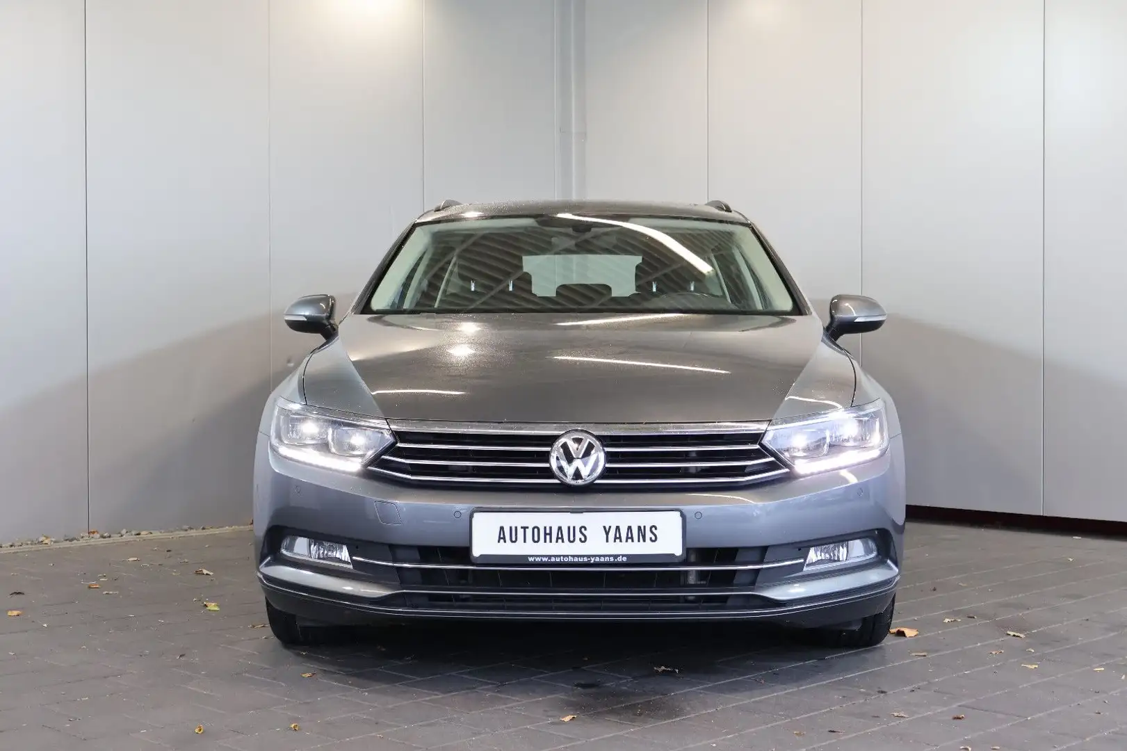 Volkswagen Passat Variant Passat 2.0 TDI Comfortline ACC+LED+PANO+AHK Gris - 2