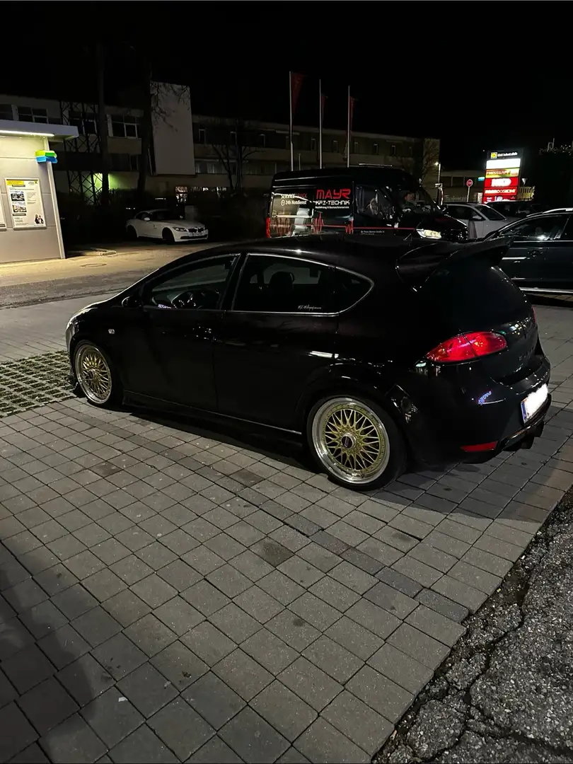 SEAT Leon Cupra 2,0 TFSI Schwarz - 1