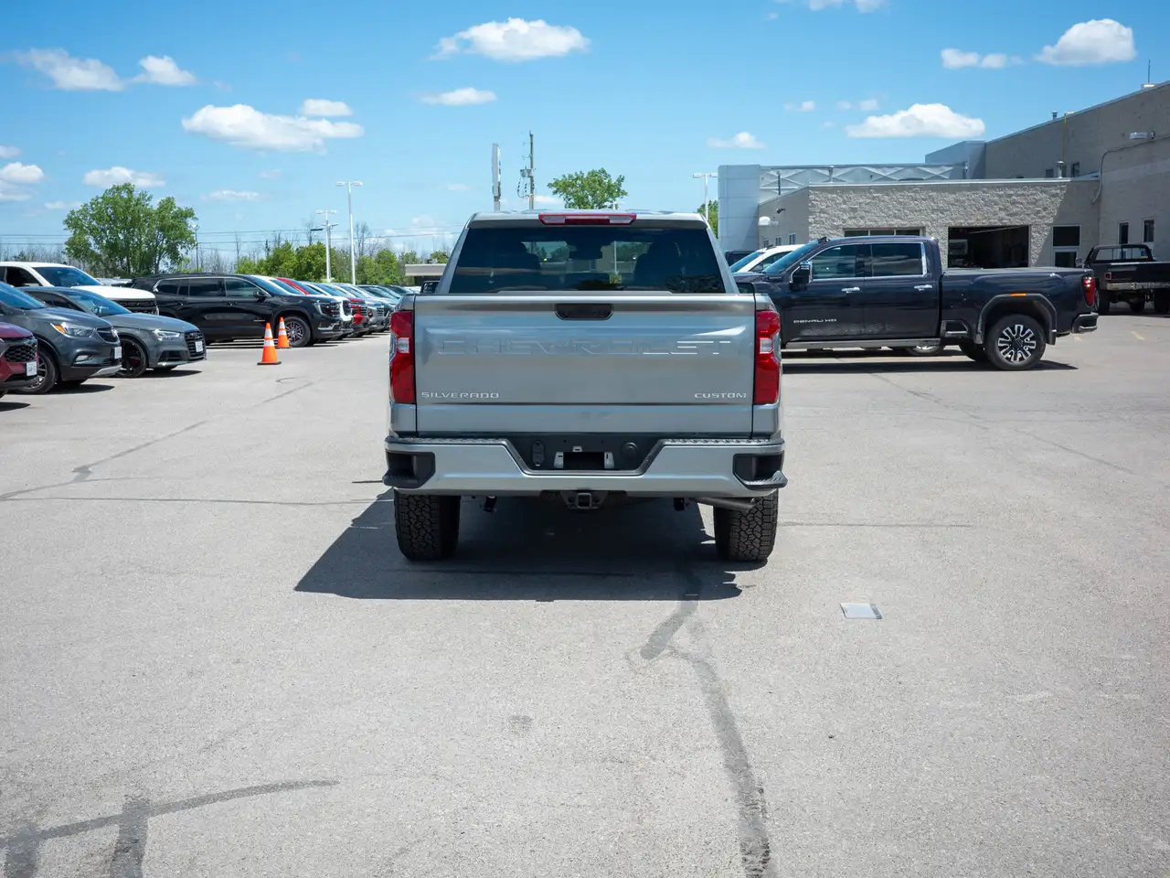 Chevrolet Silverado 1500 снимка Chevrolet Silverado 1500