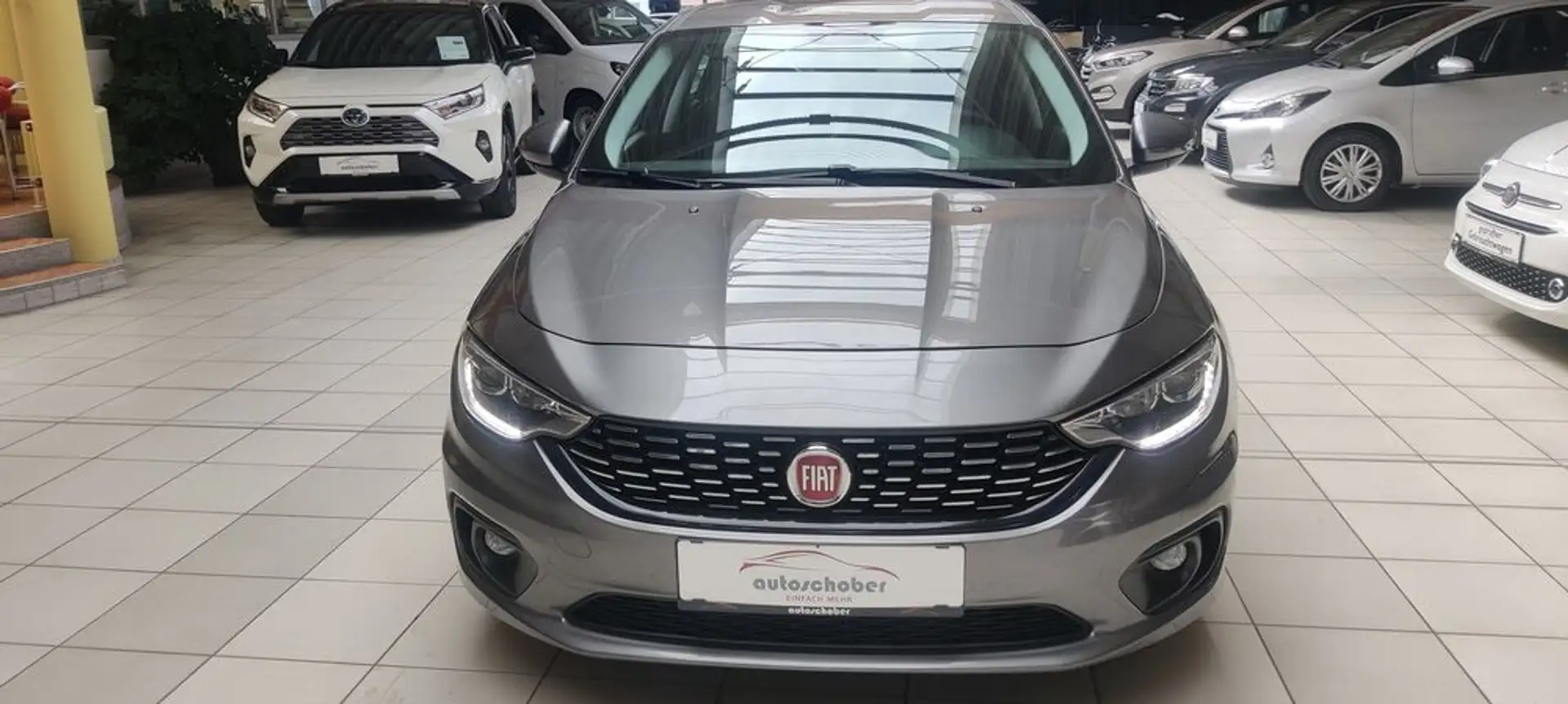 Fiat Tipo 1,4 T-Jet 120 Start&Stop Lounge Grau - 2