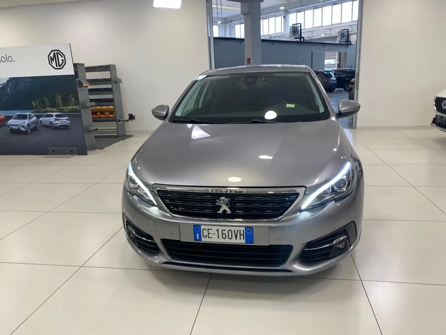 Peugeot 308 5 Porte 1.2 PureTech Turbo Allure Grigio - 2