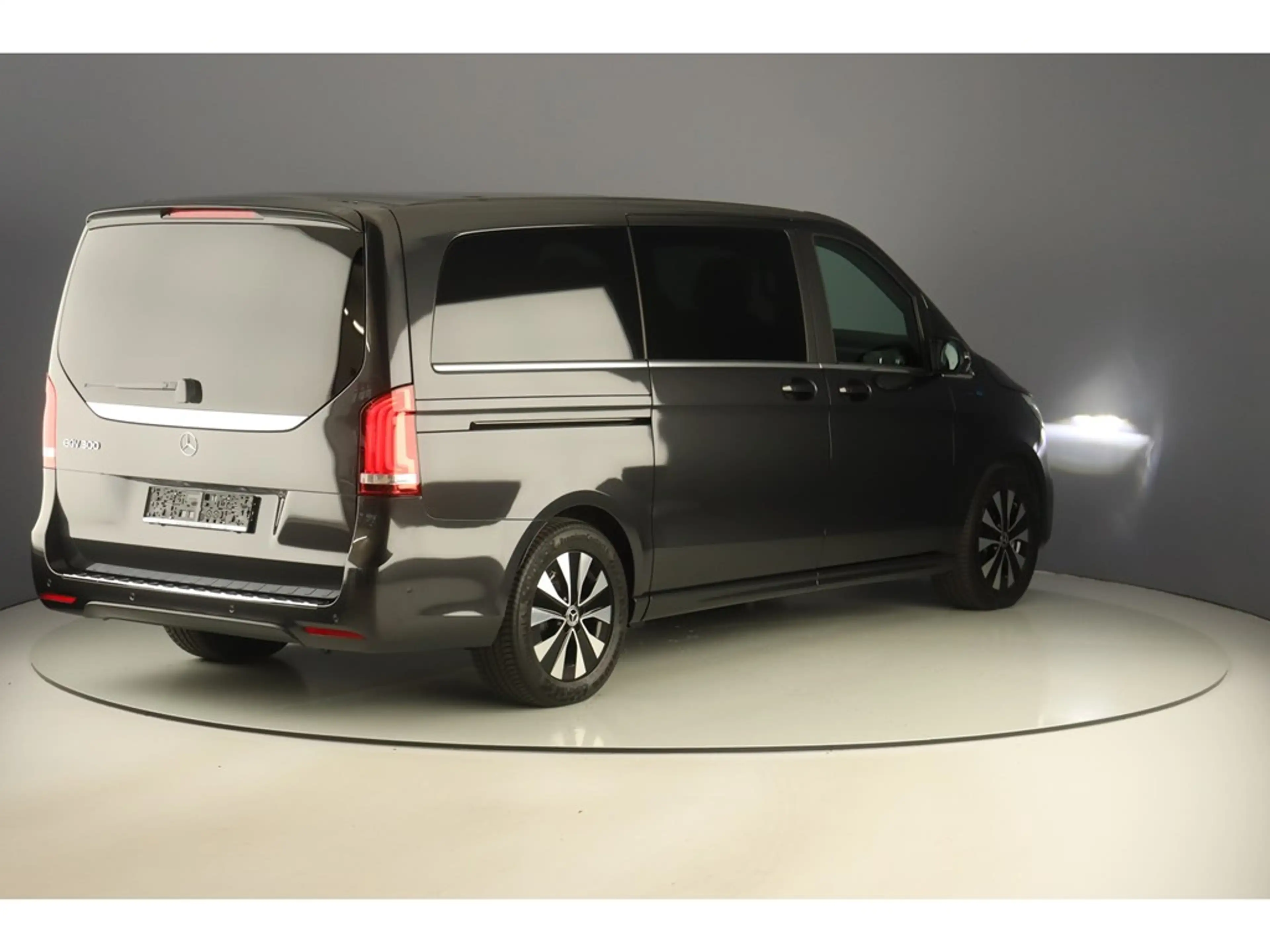 Mercedes-Benz EQV 300 204pk Avantgarde Pack Design — photo 5