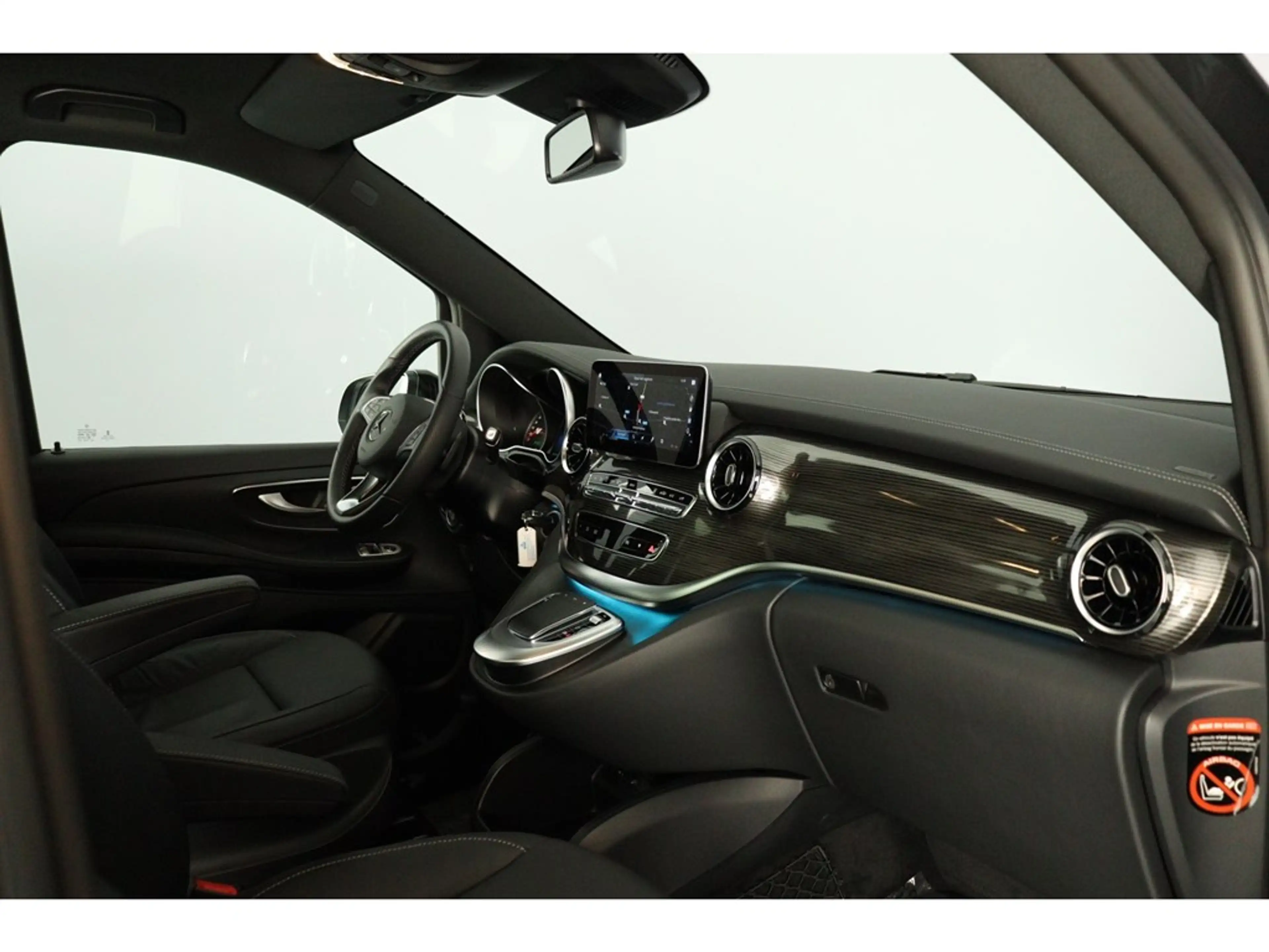 Mercedes-Benz EQV 300 204pk Avantgarde Pack Design — photo 10