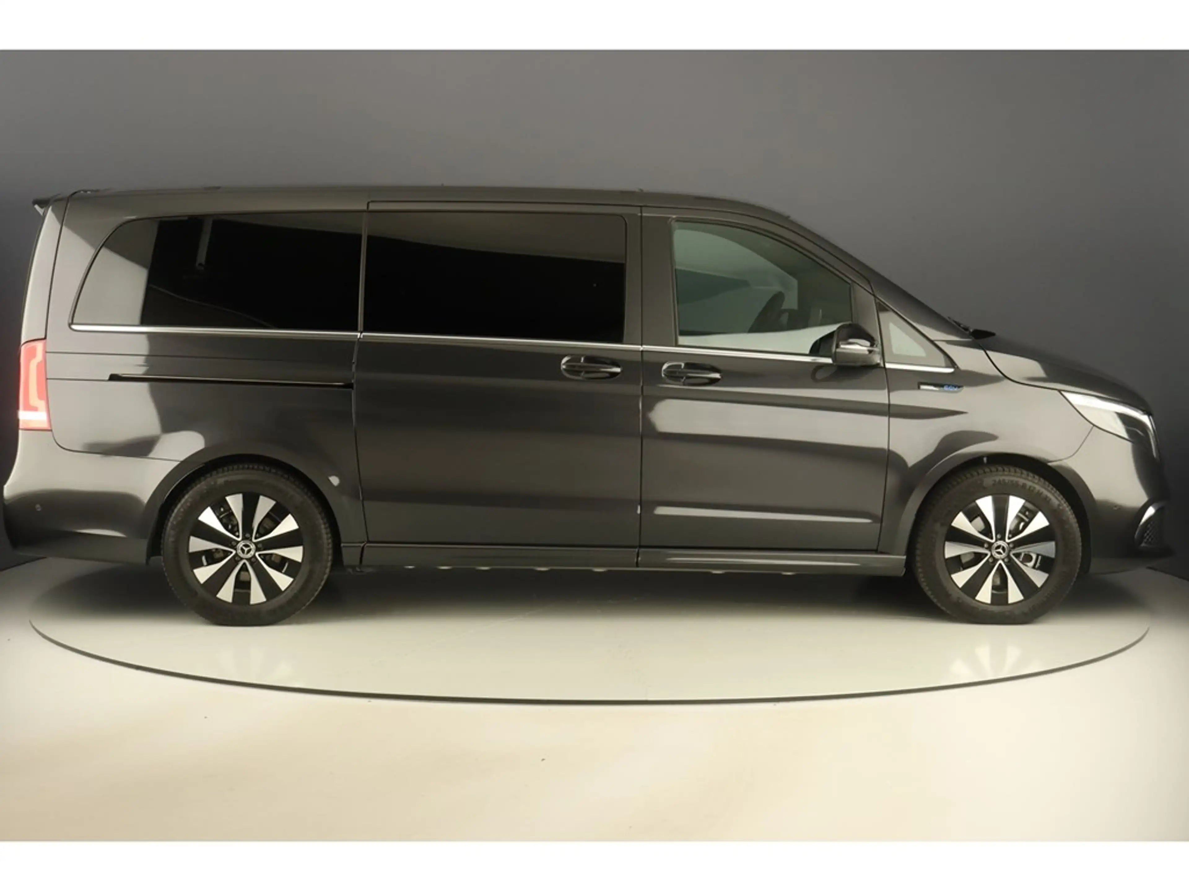 Mercedes-Benz EQV 300 204pk Avantgarde Pack Design — photo 6