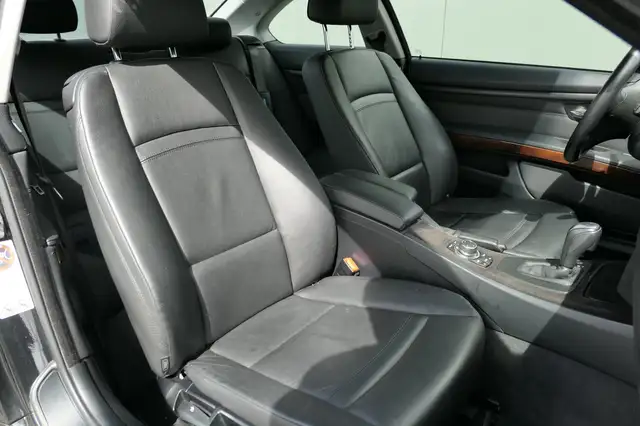 BMW 3 Series view 17