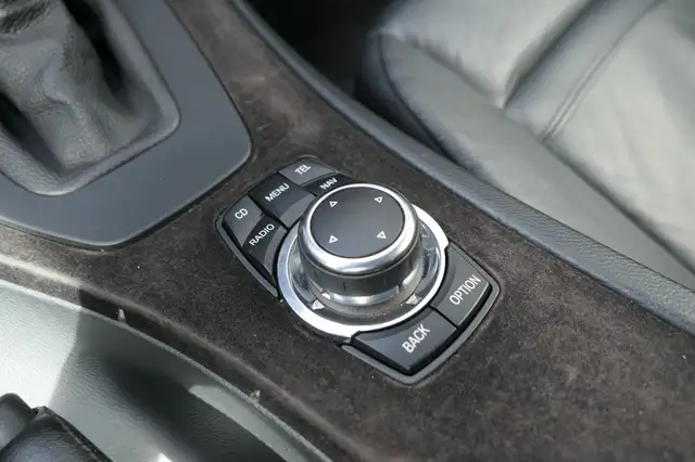 BMW 3 Series view 9