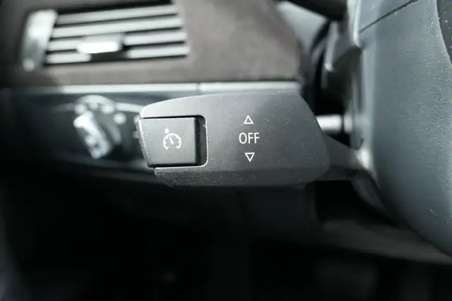 BMW 3 Series view 7