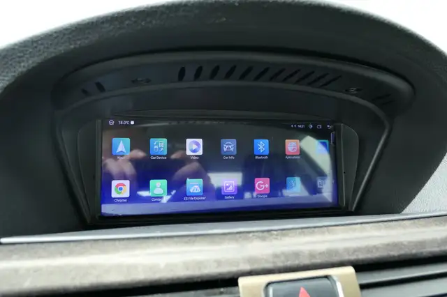 BMW 3 Series view 14