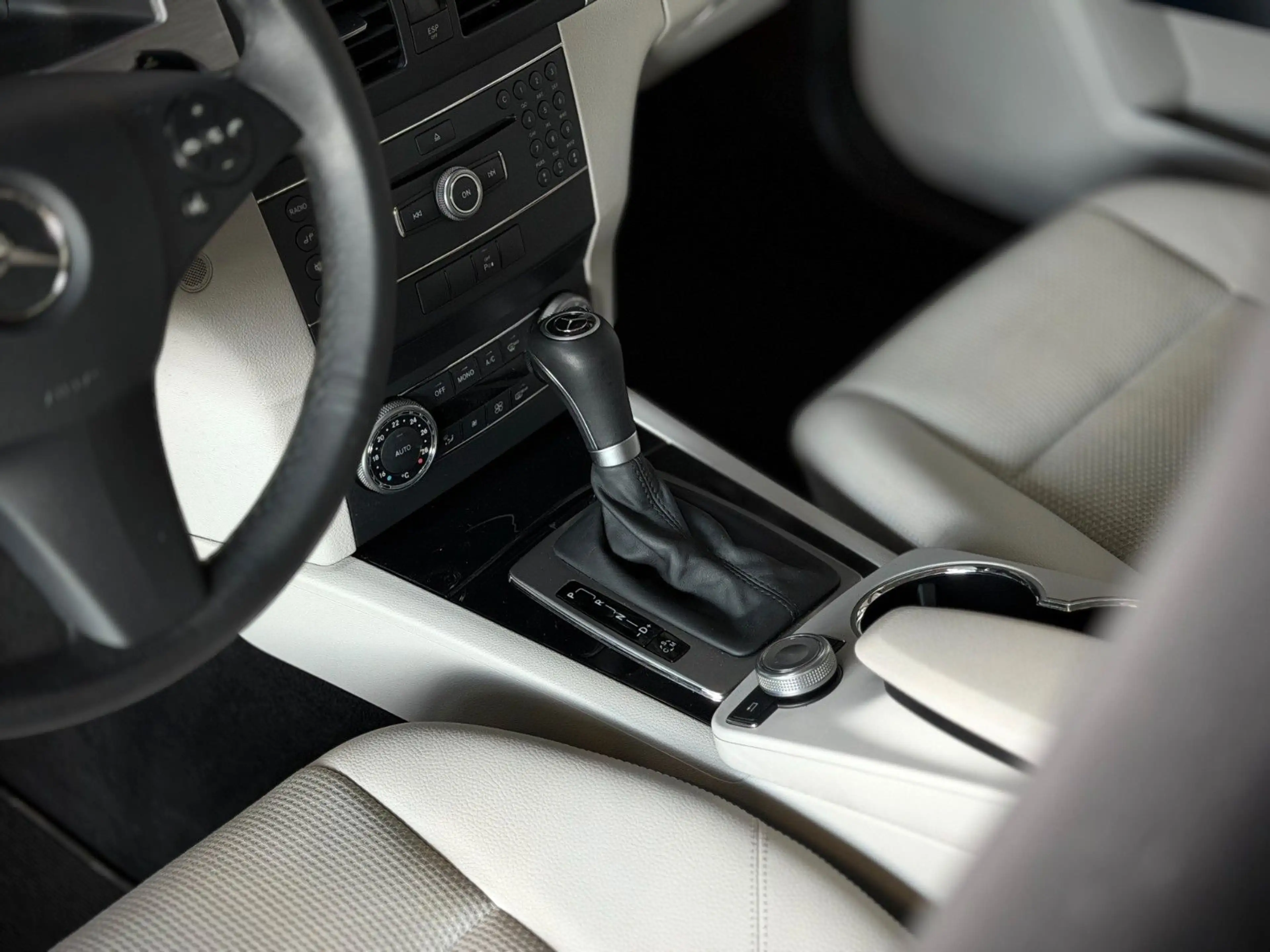 Mercedes-Benz GLK 220 4Matic Sport-Edition*1.Hand*Bi-Xenon*20` — photo 8
