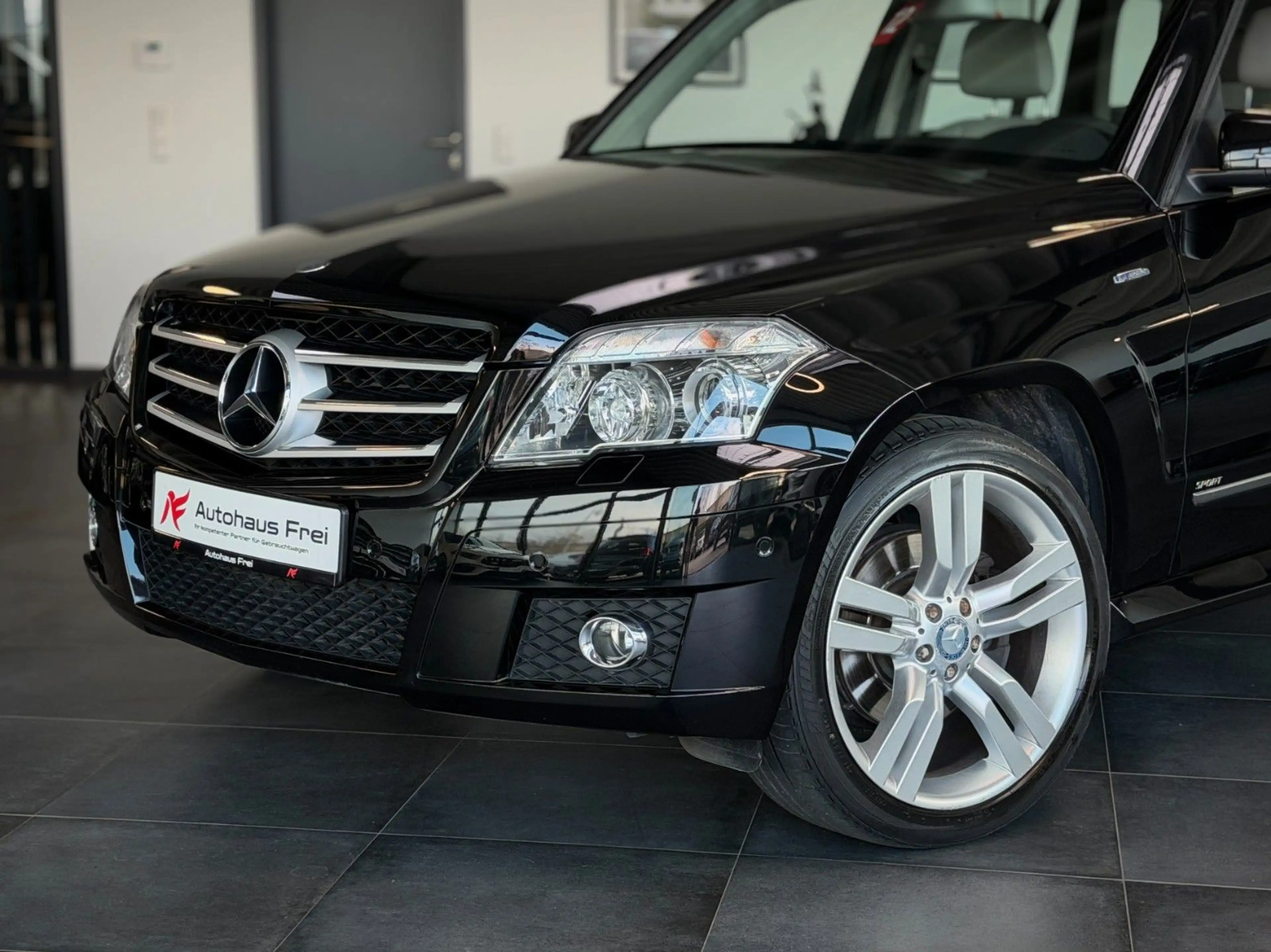 Mercedes-Benz GLK 220 4Matic Sport-Edition*1.Hand*Bi-Xenon*20` — photo 2
