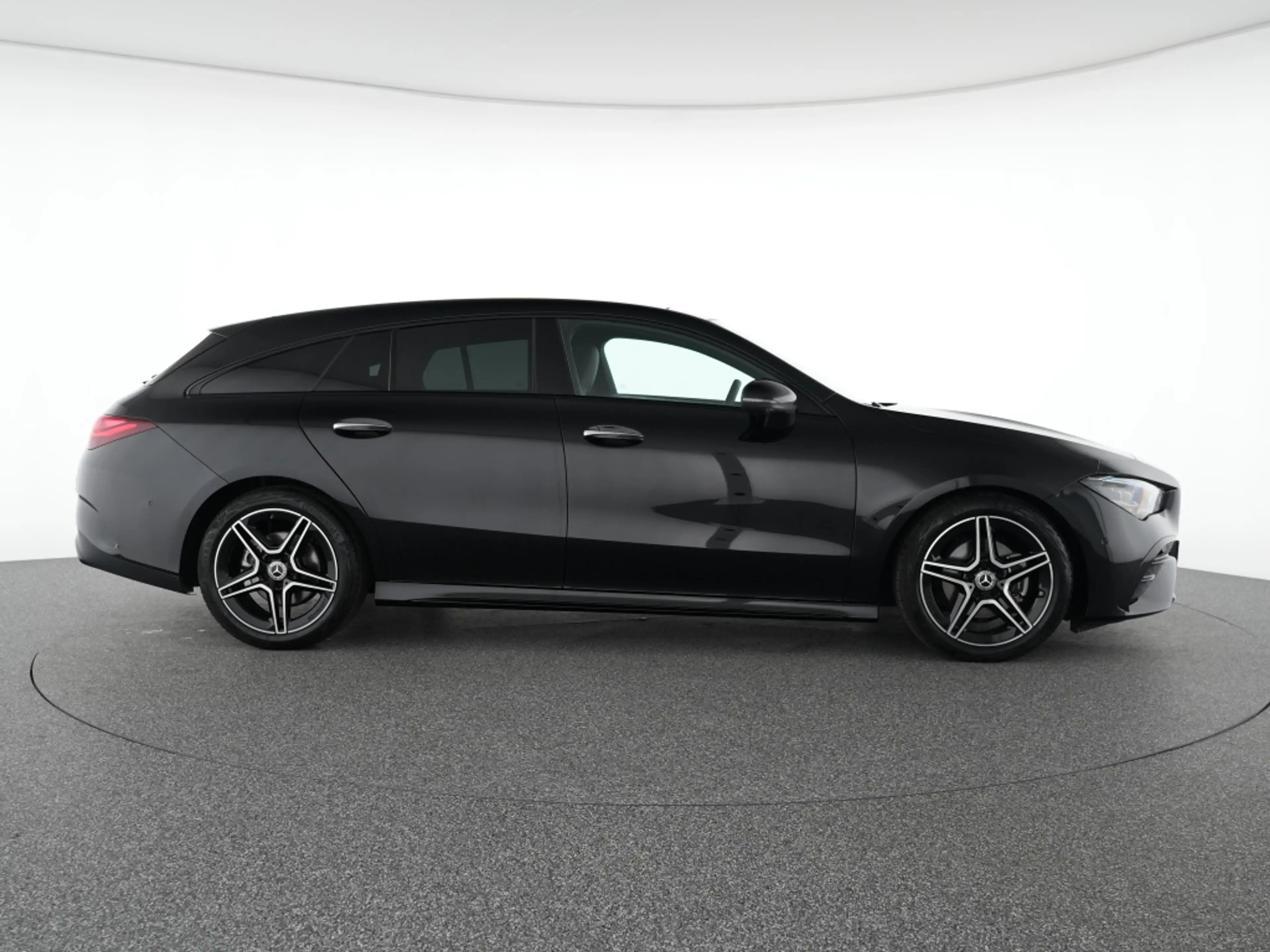 Mercedes-Benz CLA 180 CLA 180 SB Edition AMG Advanced+ Night Pano 360° — photo 5