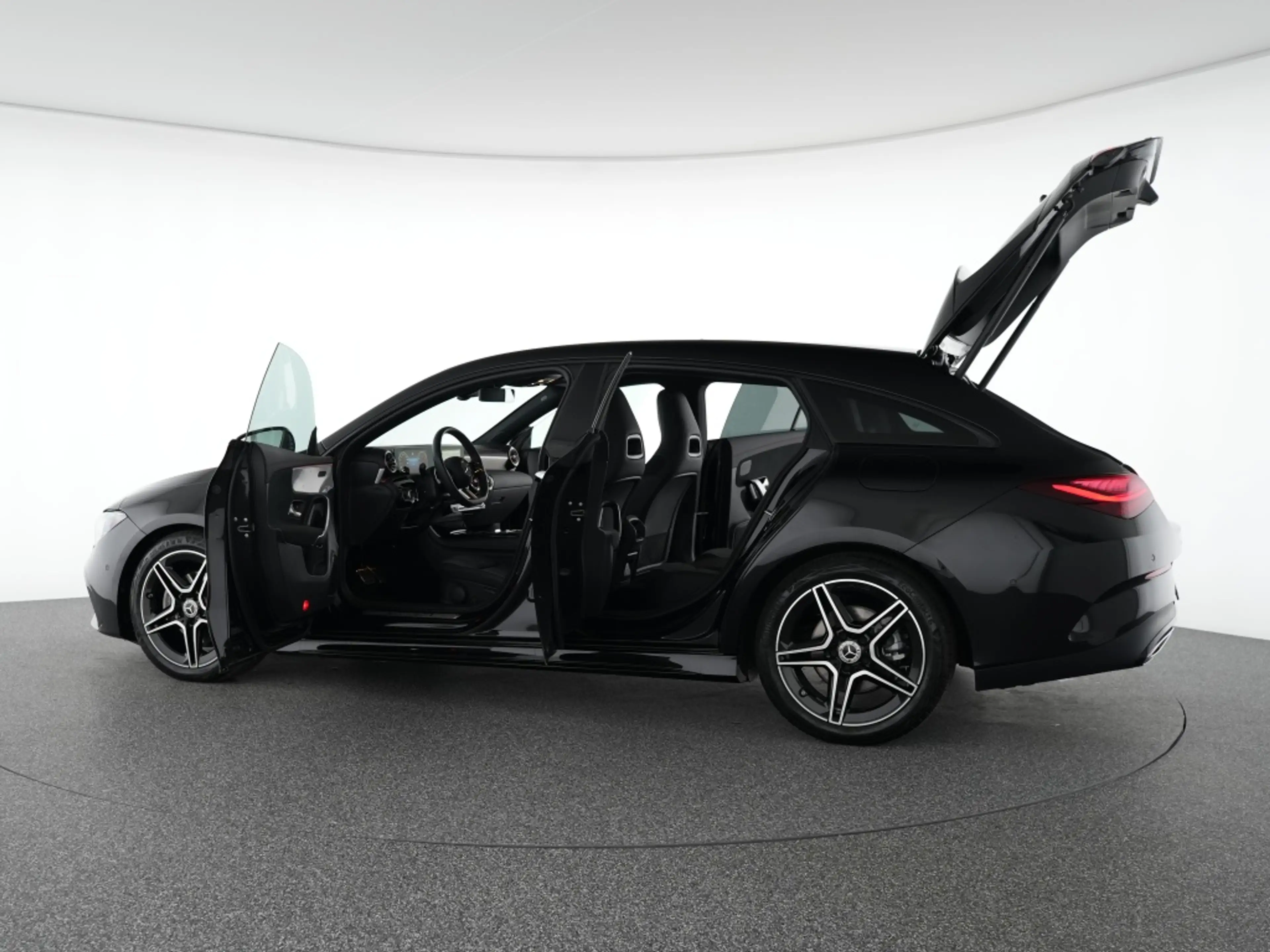 Mercedes-Benz CLA 180 CLA 180 SB Edition AMG Advanced+ Night Pano 360° — photo 14