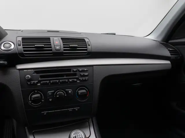 BMW 1 Series view 21