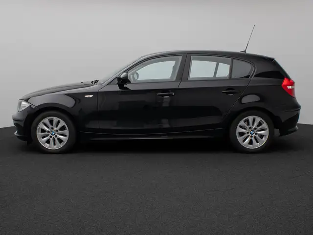BMW 1 Series view 11