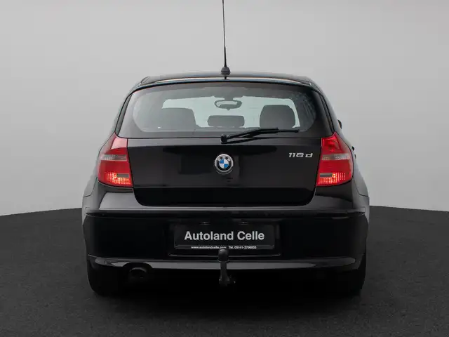 BMW 1 Series view 8