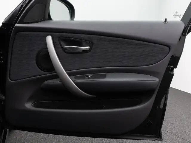 BMW 1 Series view 29