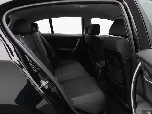 BMW 1 Series view 26