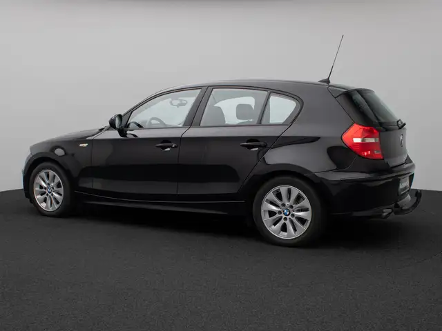 BMW 1 Series view 10
