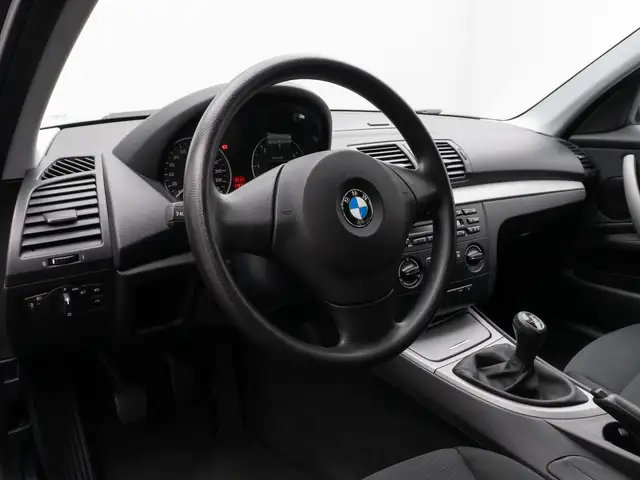 BMW 1 Series view 20