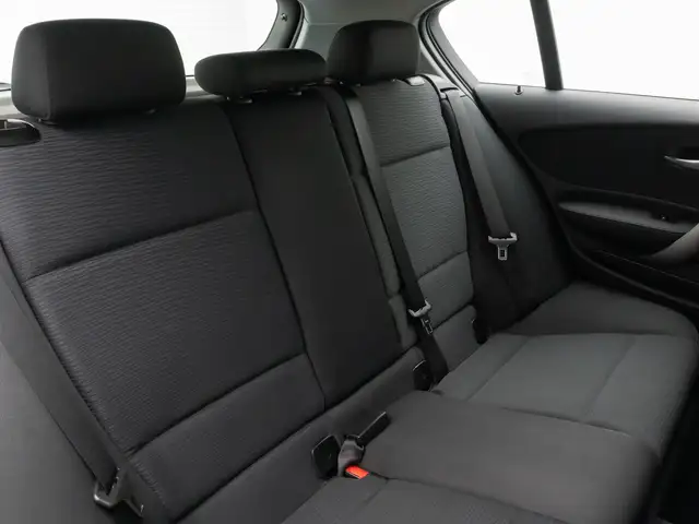 BMW 1 Series view 27
