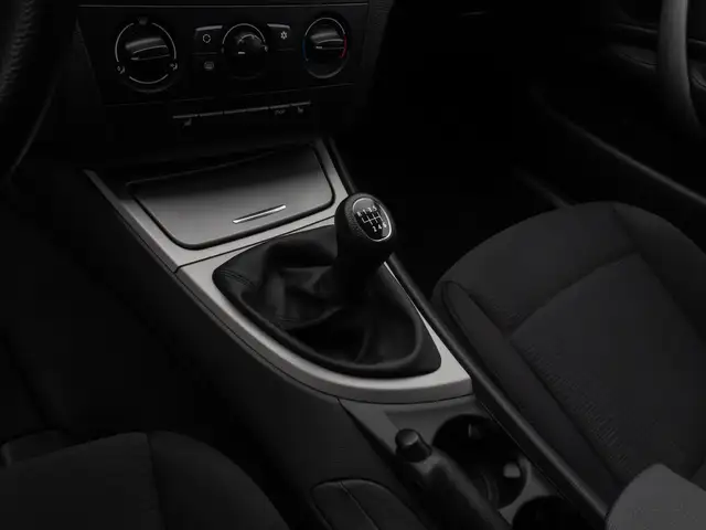 BMW 1 Series view 22
