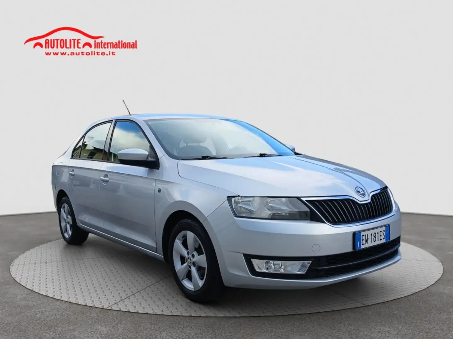 Skoda Rapid/Spaceback 1.2 TSI 105CV Ambition Argintiu - 2
