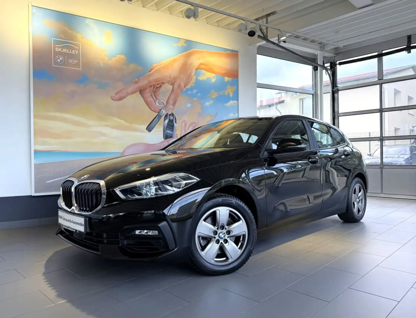 BMW 116 i Advantage LiveCprof+LED+SITZH+TEMP+WLAN+DAB Schwarz - 1