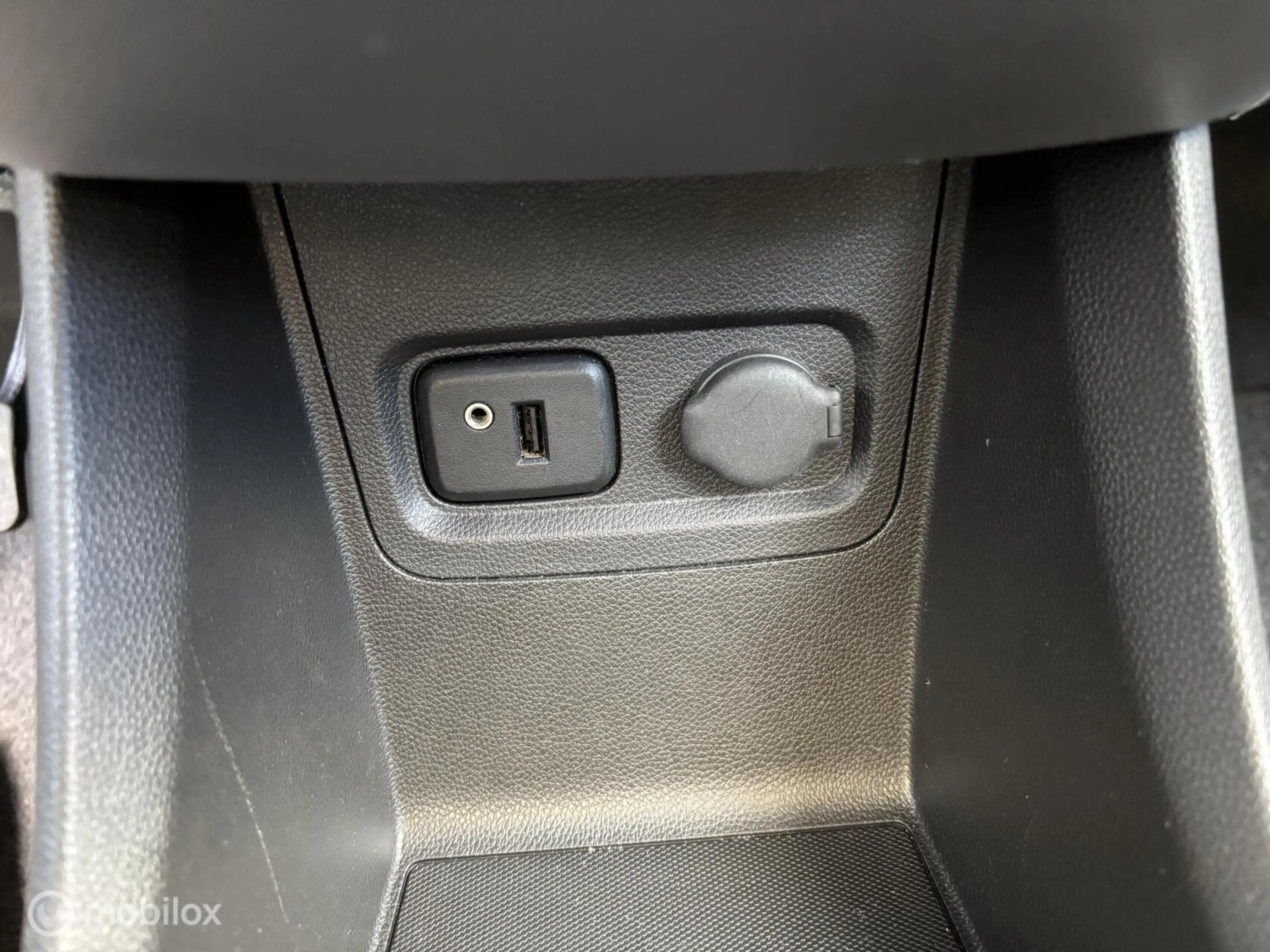 Opel Karl 1.0i Cosmo ECC Cruise LMV PDC Bl.tooth Privacy gla — photo 19