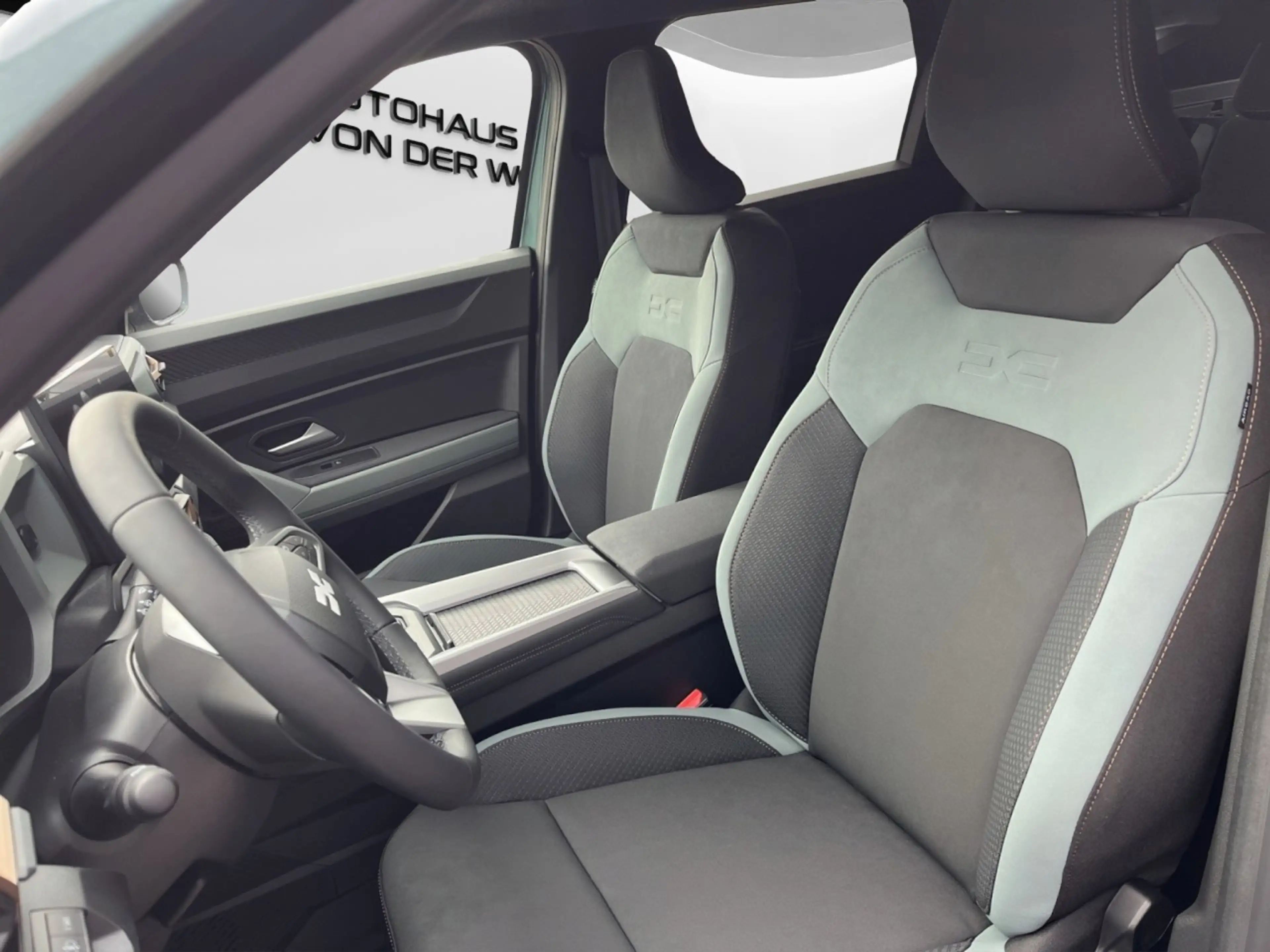 Dacia Bigster Extreme mild hybrid-G 140 auto — photo 11