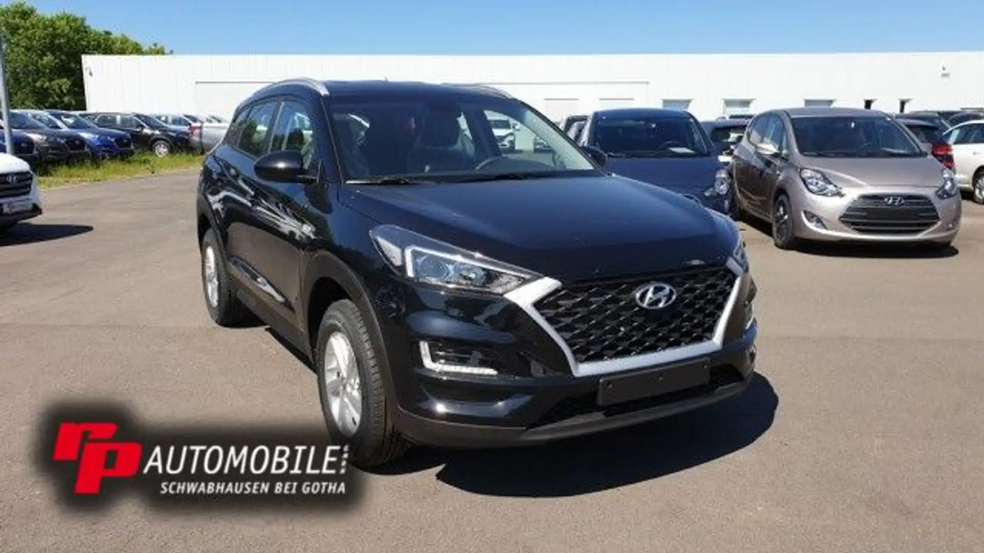 Hyundai TUCSON 1.6 GDi 2WD mit Winterpaket Schwarz - 2