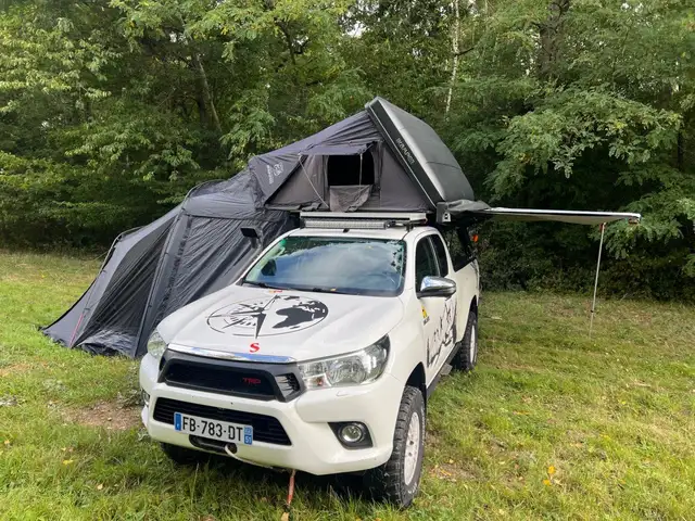 Toyota Hilux X-TRA CABINE CAB 4WD 2.4L 150 D-4D Equipé voyage raid FRANCAISE PREMIERE MAIN GARANTIE 12 MOIS 4X4