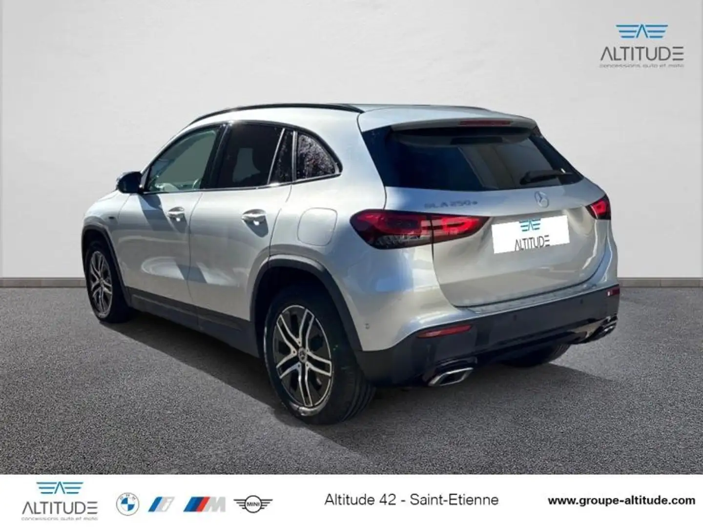 Mercedes-Benz GLA 250 250 e 160+102ch Business Line 8G-DCT Zilver - 2