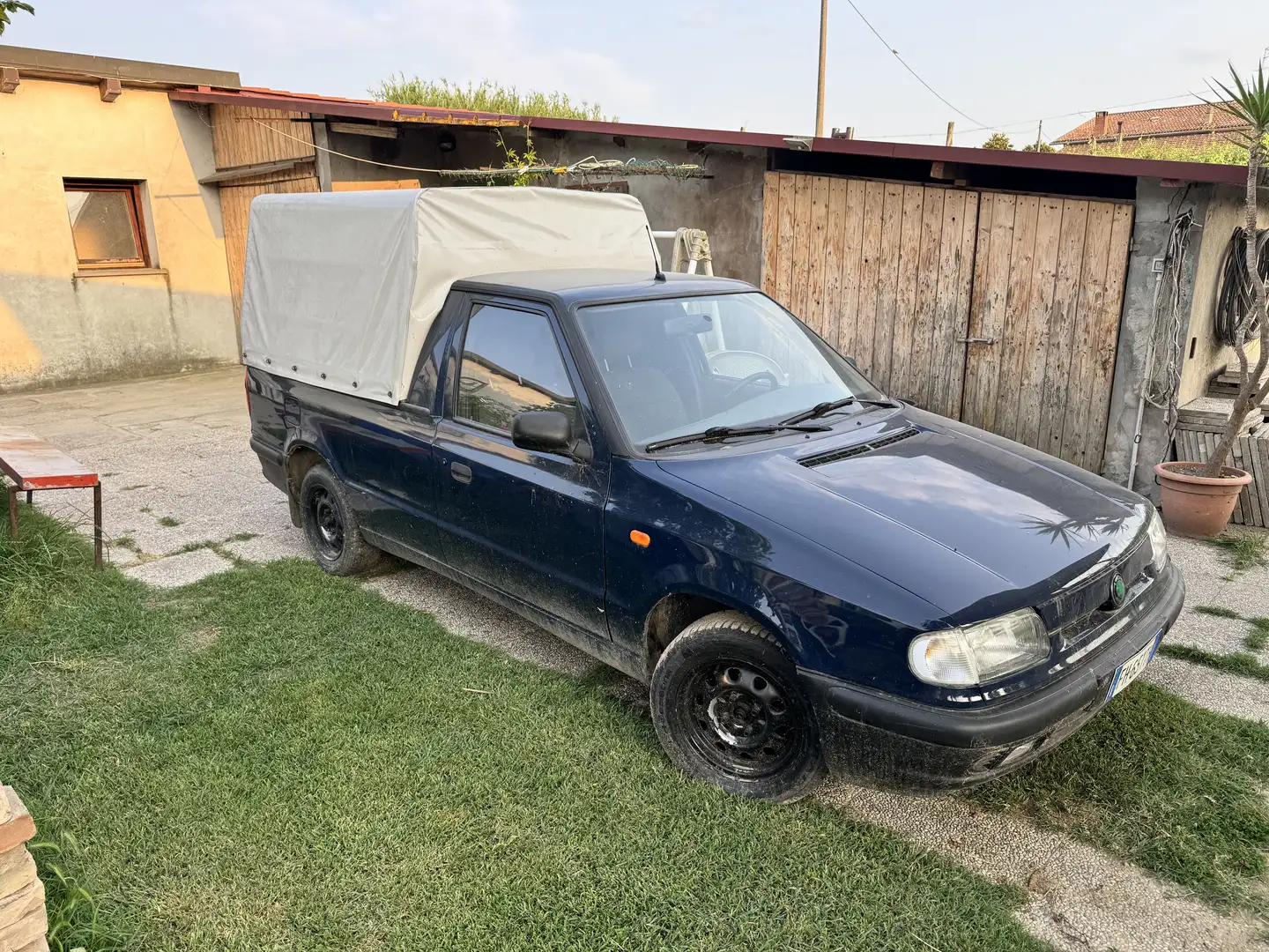 Skoda Pick-up Blu/Azzurro - 2