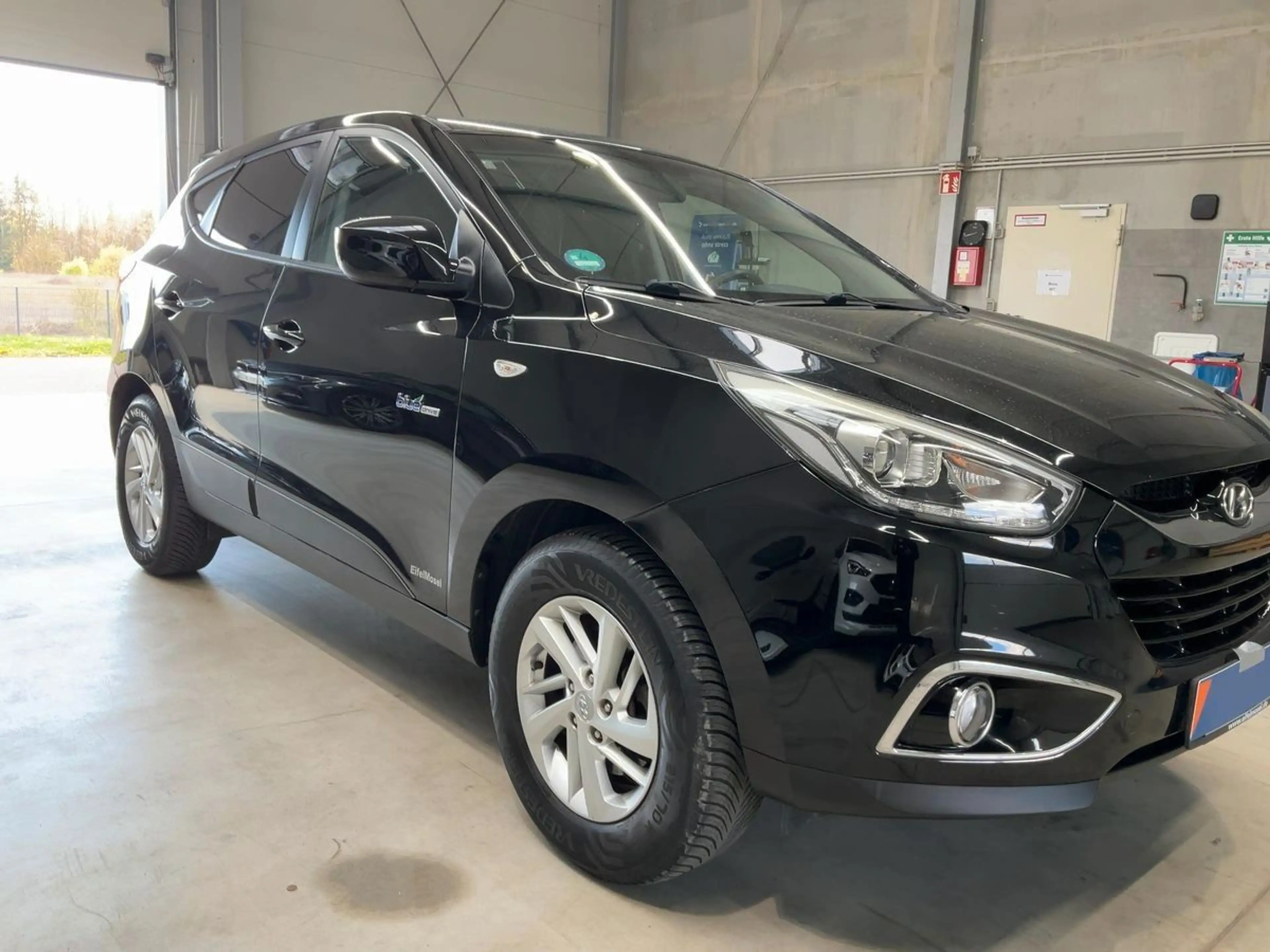 Hyundai iX35 blue Finale 2WD — photo 4