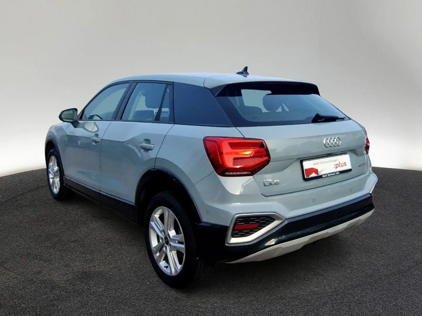 Audi Q2 advanced 35 TFSI MATRIX NAV+ AHK KAM SHZ Grijs - 2